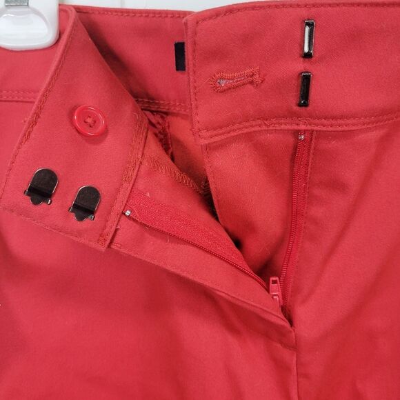 The Limited Scalloped Tailored‎ Short Scarlet Size 16 - Picture 3 of 9